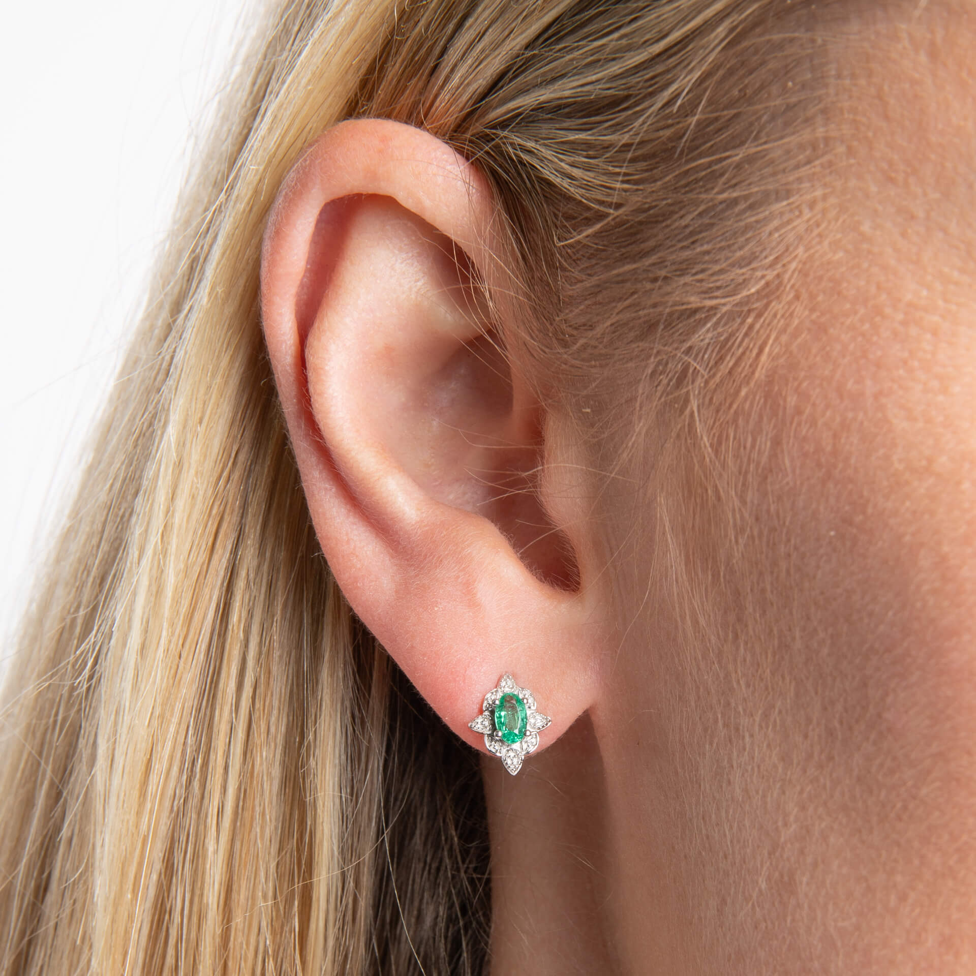 ear wearing 9ct White Gold Emerald Art Deco stud earring 